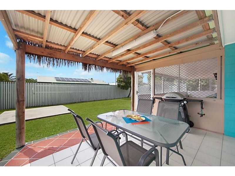 2 Dalkeith Crescent, Mount Louisa QLD 4814