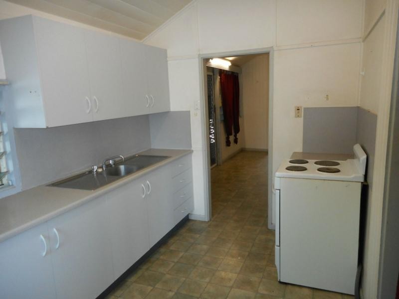 104 Queens Road, Hermit Park QLD 4812