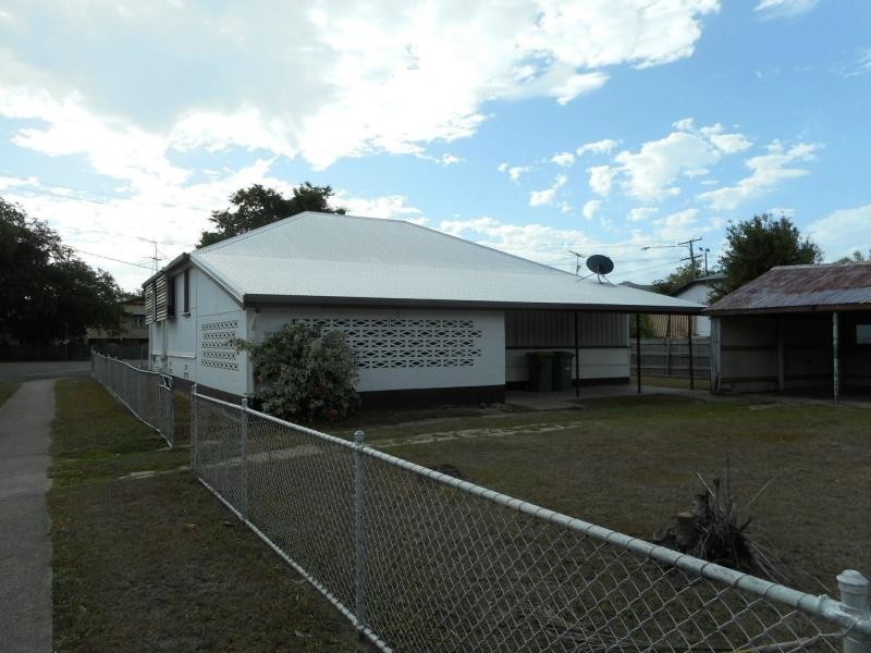 104 Queens Road, Hermit Park QLD 4812