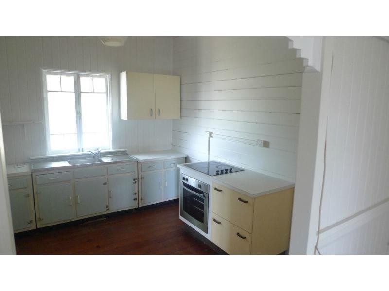 9 Echlin Street, West End QLD 4810