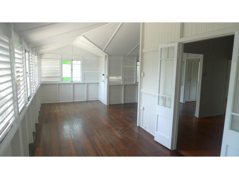 9 Echlin Street, West End QLD 4810