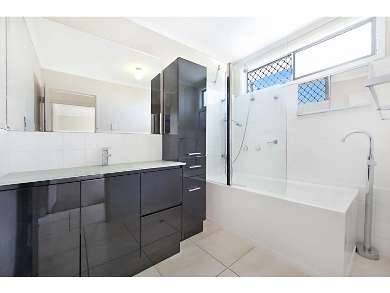 16 Coates Street, Mount Louisa QLD 4814