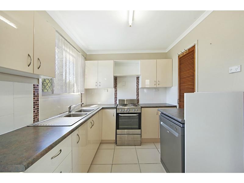 16 Coates Street, Mount Louisa QLD 4814