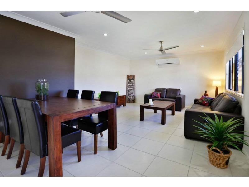 21 Wakeboard Circuit, Kelso QLD 4815