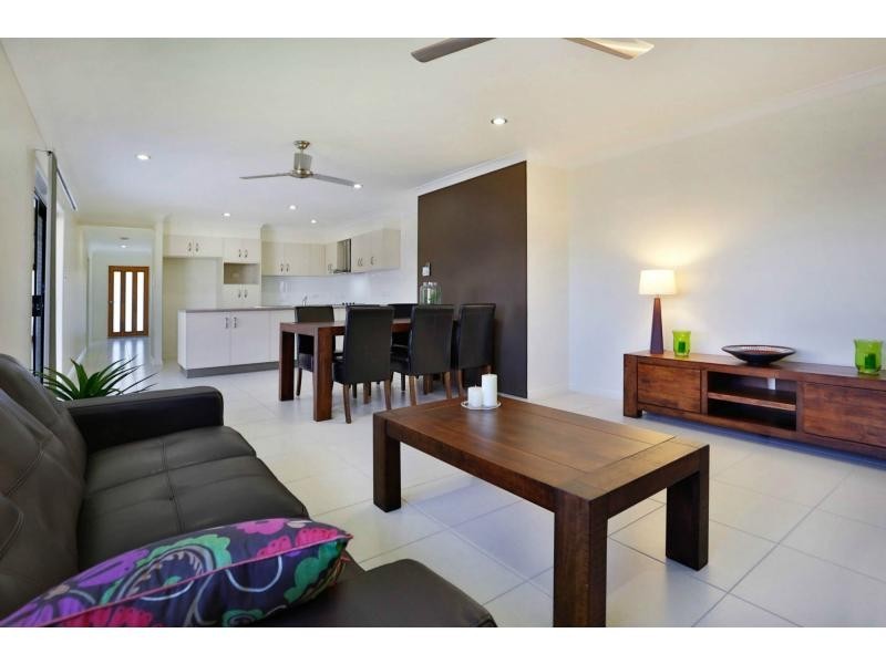 21 Wakeboard Circuit, Kelso QLD 4815