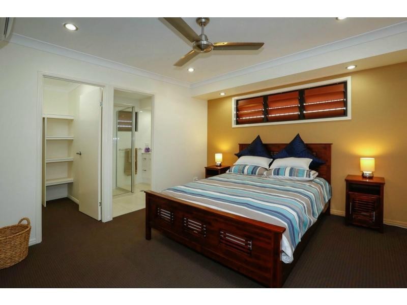 21 Wakeboard Circuit, Kelso QLD 4815