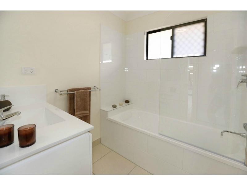 21 Wakeboard Circuit, Kelso QLD 4815