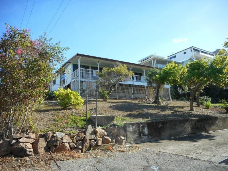 7 Hillside Crescent, Townsville City QLD 4810