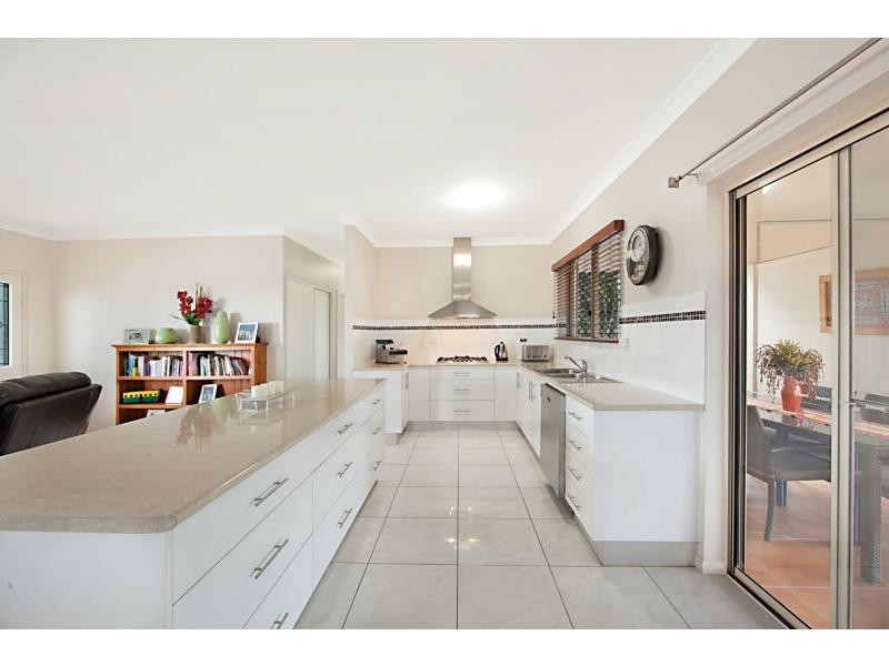 11 Kregor Street, Mount Low QLD 4818