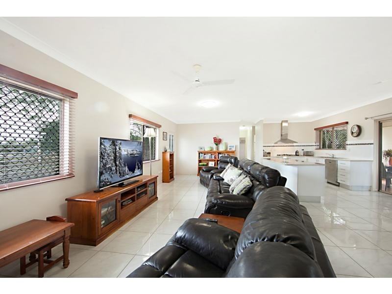 11 Kregor Street, Mount Low QLD 4818