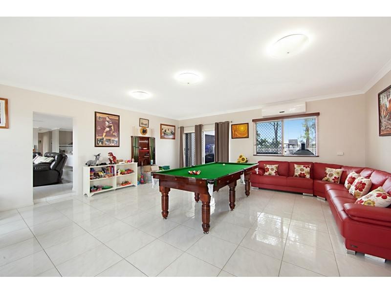 11 Kregor Street, Mount Low QLD 4818