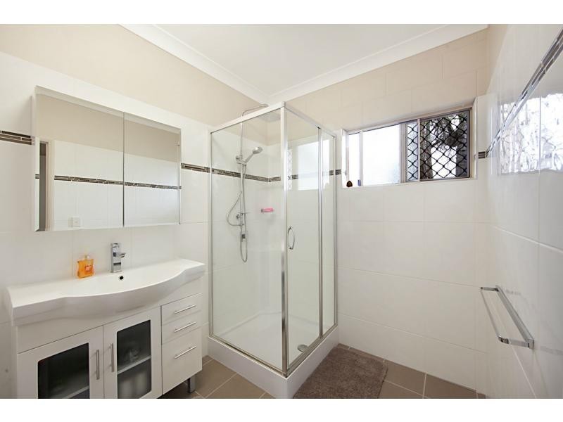 11 Kregor Street, Mount Low QLD 4818