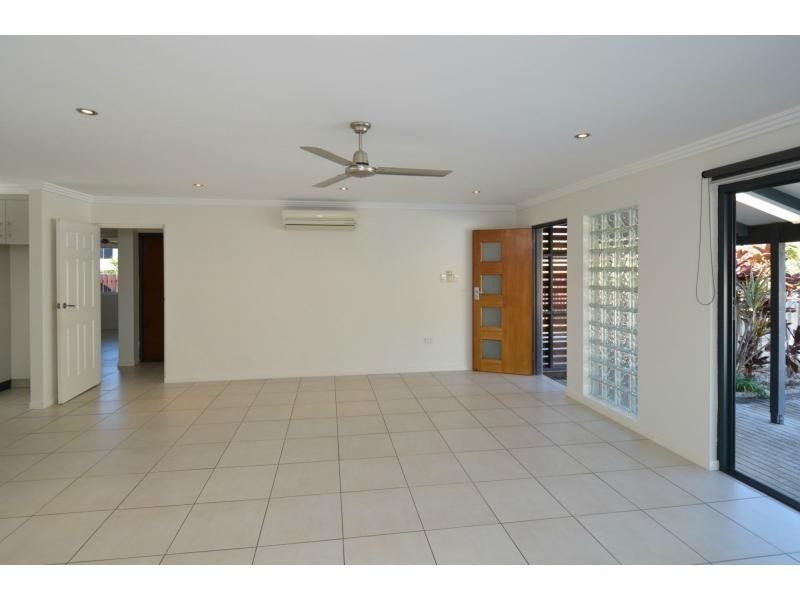 9 Carina Court, Mount Louisa QLD 4814