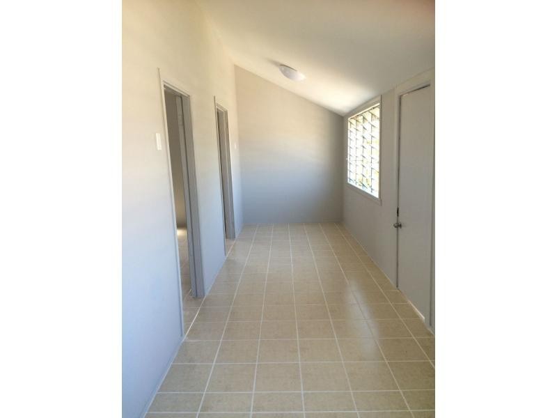 28 Clarendon Street, Hyde Park QLD 4812