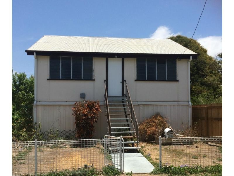 28 Clarendon Street, Hyde Park QLD 4812