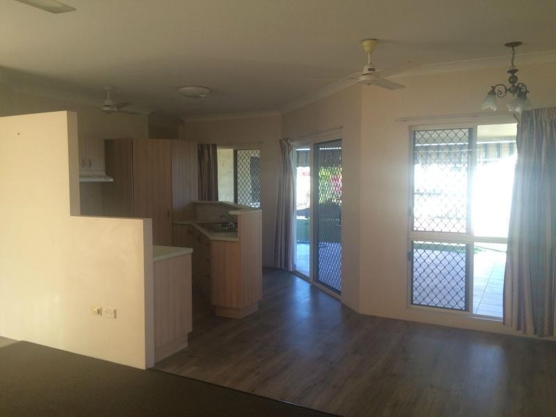 31 Dalkeith Crescent, Mount Louisa QLD 4814