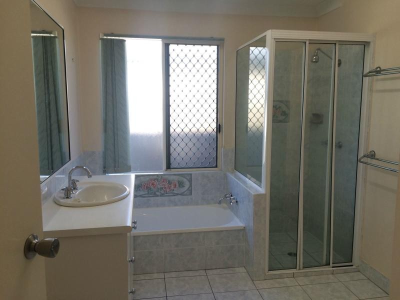 31 Dalkeith Crescent, Mount Louisa QLD 4814