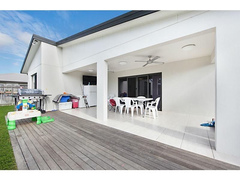 5 Black Apple Avenue, Mount Low QLD 4818