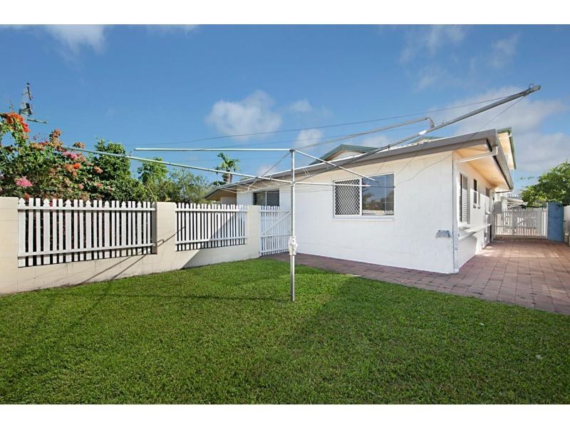 1&2/220 Bamford Lane, Kirwan QLD 4817