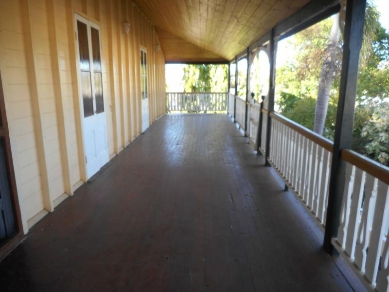 1 Tenth Avenue, Railway Estate QLD 4810