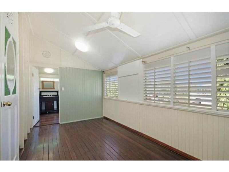 1 Tenth Avenue, Railway Estate QLD 4810