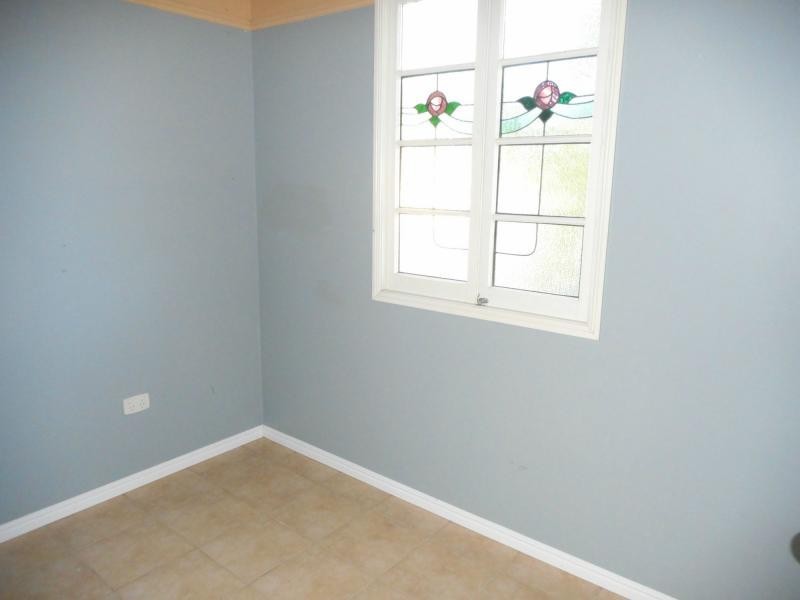 1 Tenth Avenue, Railway Estate QLD 4810