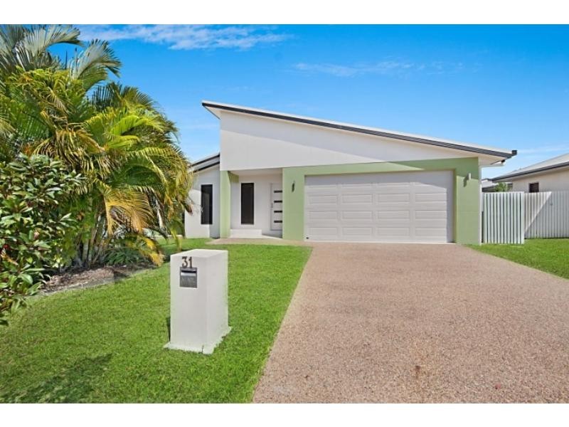 31 Hillock Crescent, Bushland Beach QLD 4818