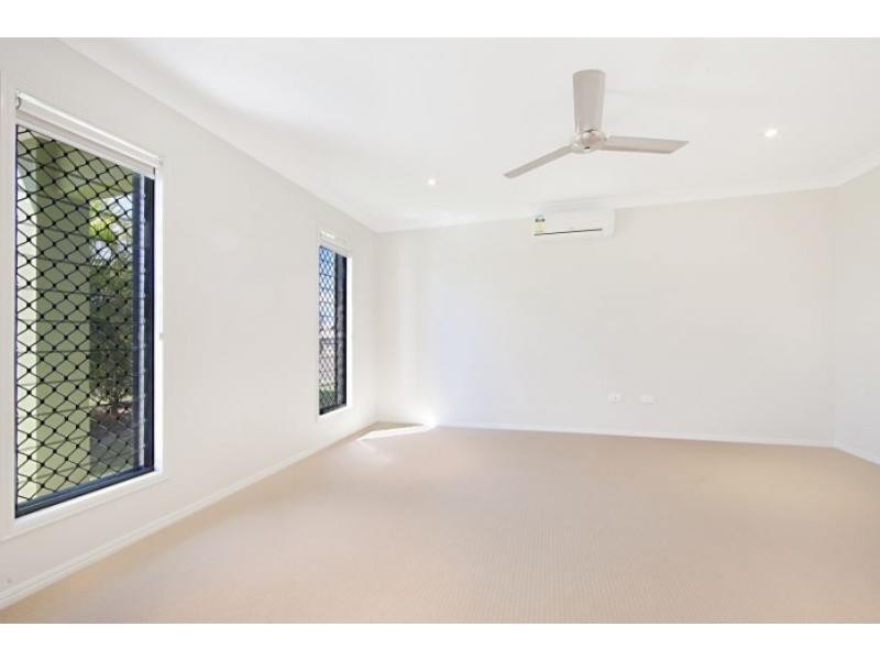 31 Hillock Crescent, Bushland Beach QLD 4818