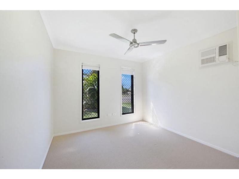 31 Hillock Crescent, Bushland Beach QLD 4818