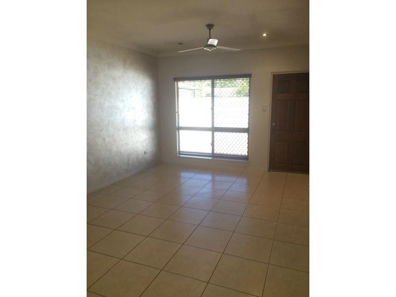 2/9 Caroline Street, Aitkenvale QLD 4814