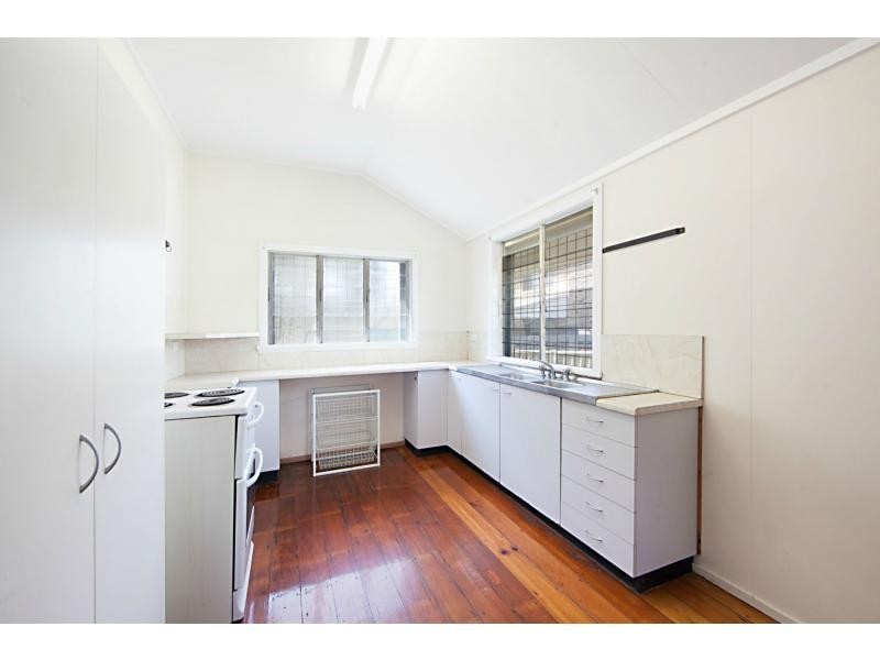 34 Ackers Street, Hermit Park QLD 4812