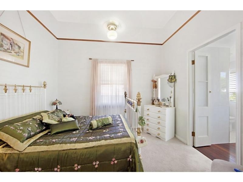 3 Echlin Street, West End QLD 4810