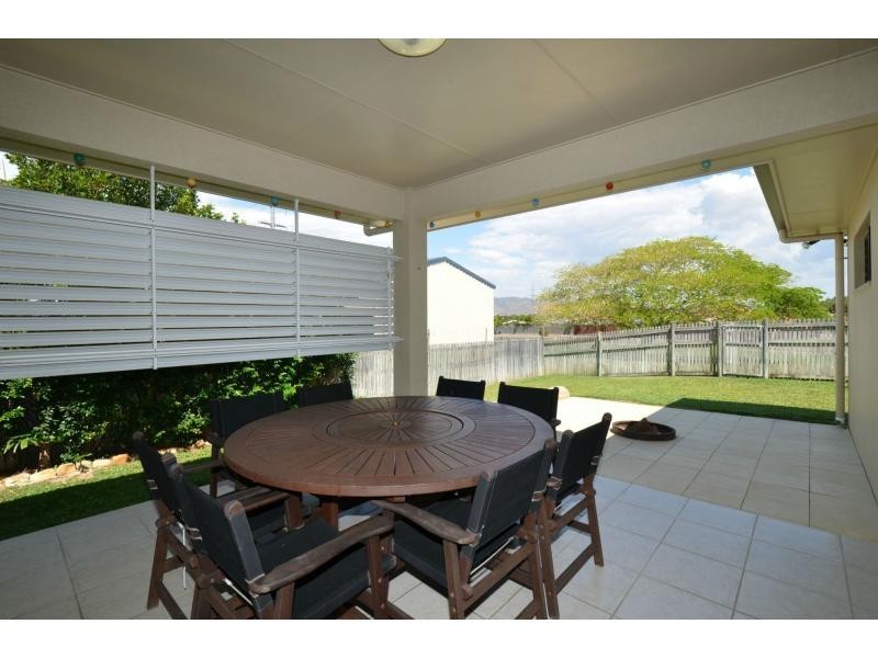 30 Thorn Street, Mount Louisa QLD 4814