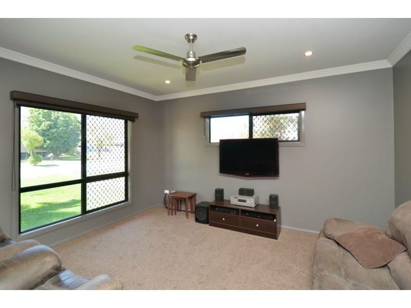 30 Thorn Street, Mount Louisa QLD 4814