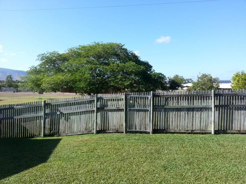 30 Thorn Street, Mount Louisa QLD 4814