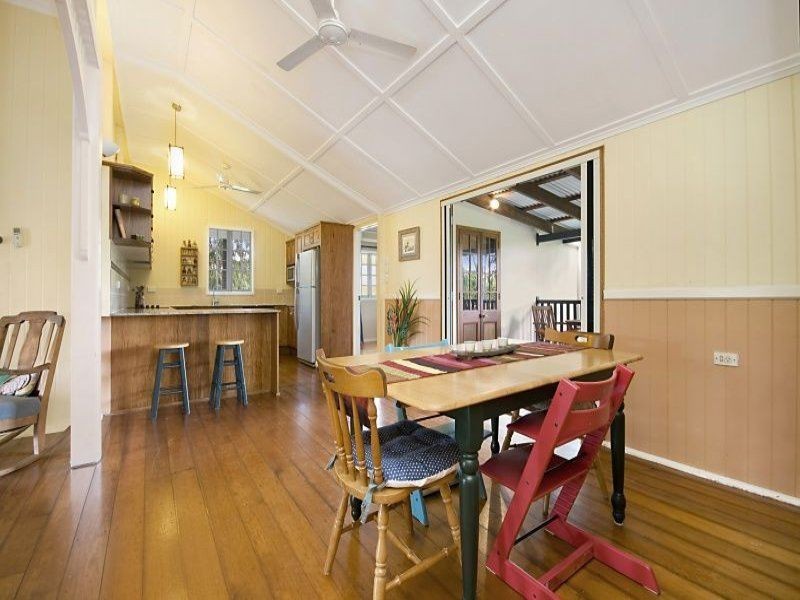 31 Ahearne Street, Hermit Park QLD 4812