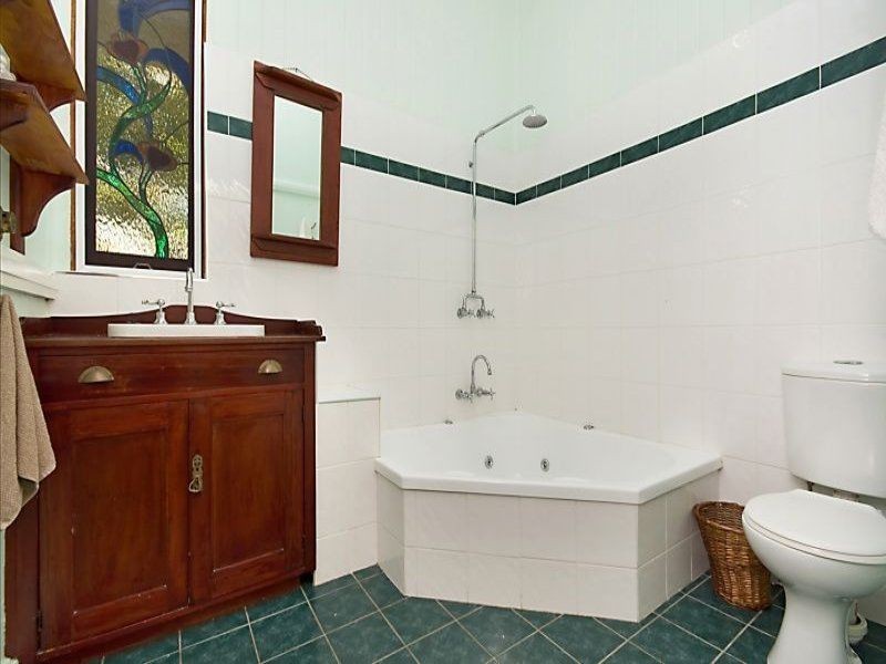 31 Ahearne Street, Hermit Park QLD 4812