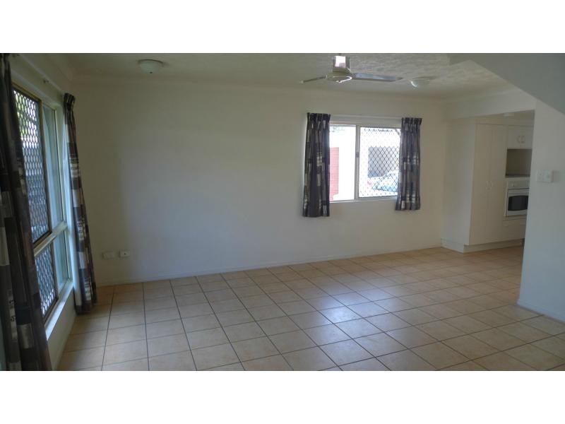 4/11 Albert Street, Cranbrook QLD 4814