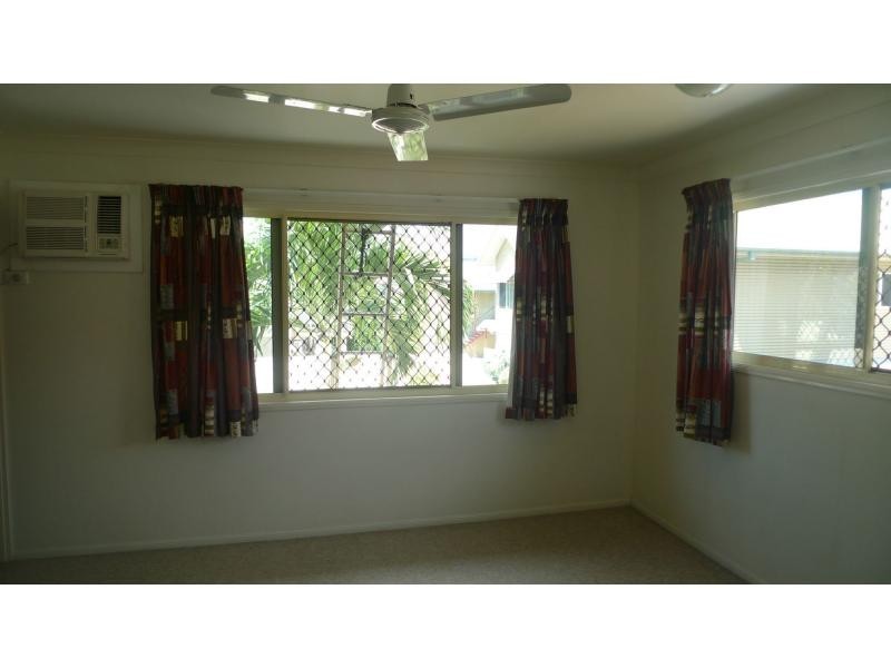 4/11 Albert Street, Cranbrook QLD 4814