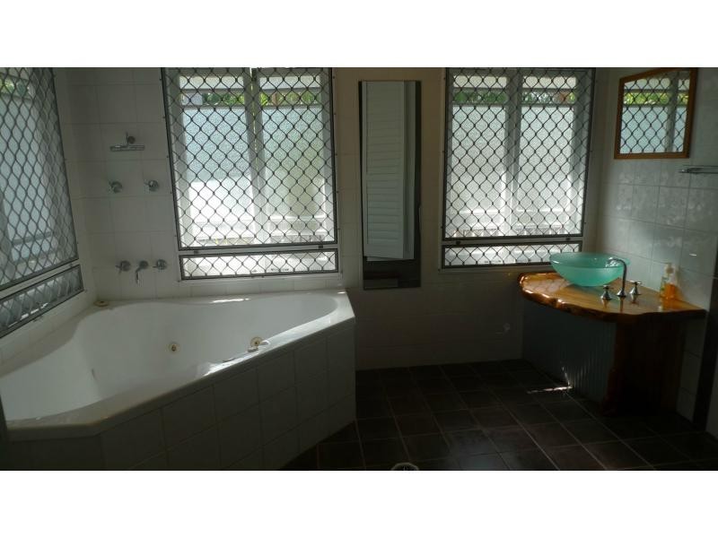43 Henry Street, West End QLD 4810