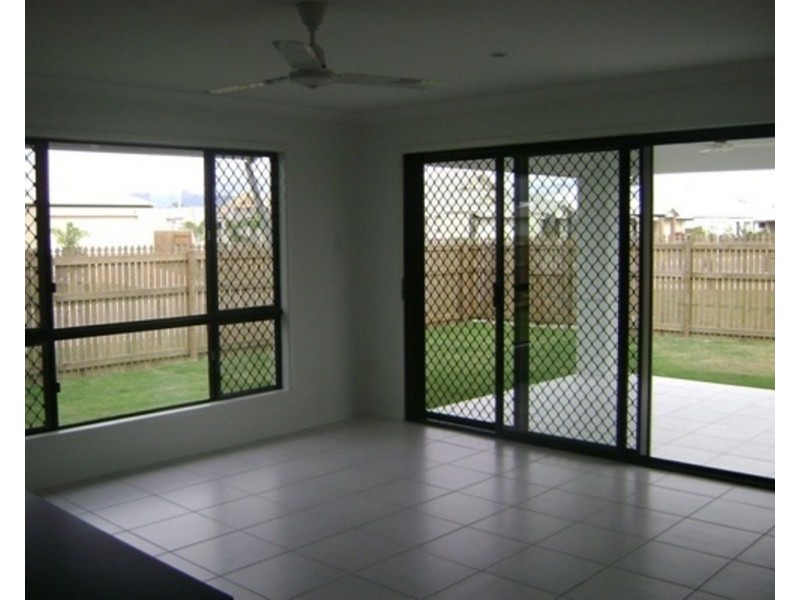 3 Laurie Motti Parade, Kirwan QLD 4817