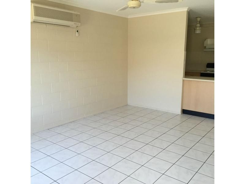 4/132 Queens Road, Hermit Park QLD 4812