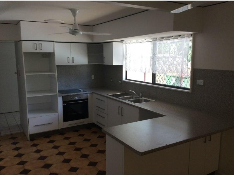 200 Charles Street, Cranbrook QLD 4814