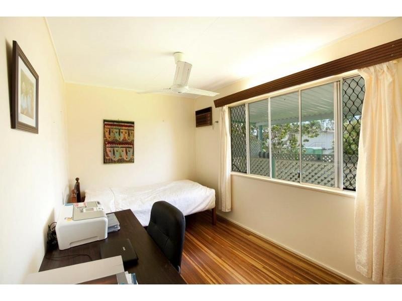 4 Selwyn Street, Cranbrook QLD 4814