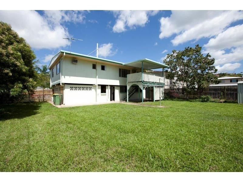 4 Selwyn Street, Cranbrook QLD 4814