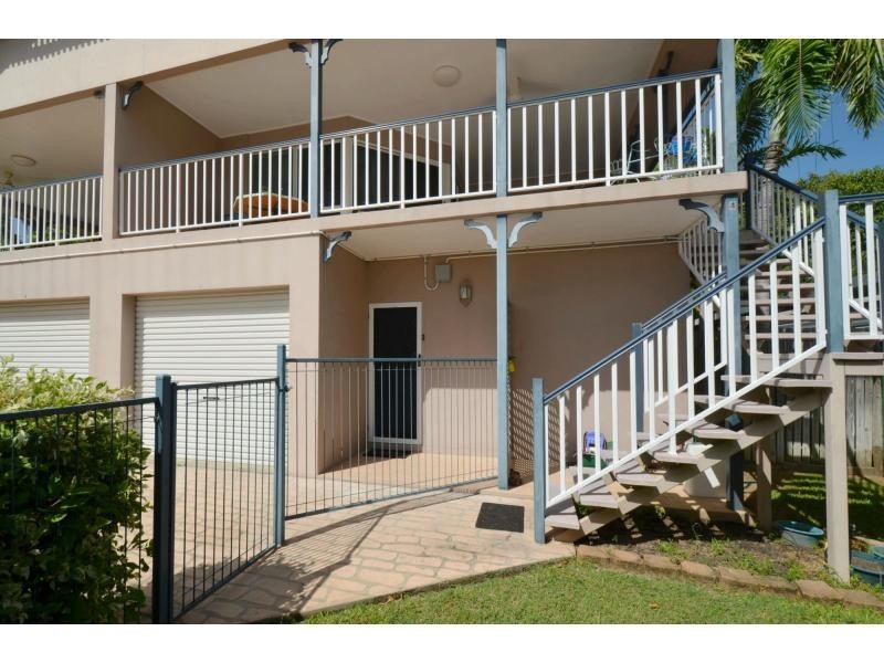 2/29 Soule Street, Hermit Park QLD 4812