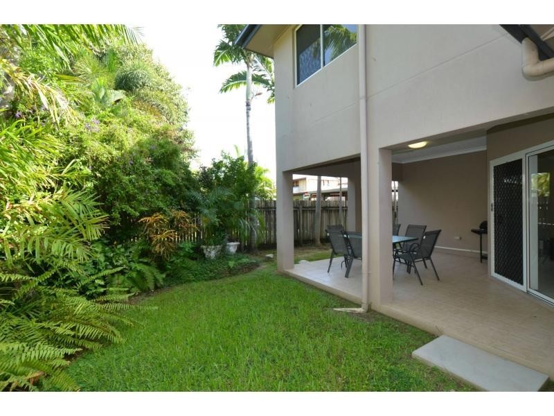 2/29 Soule Street, Hermit Park QLD 4812