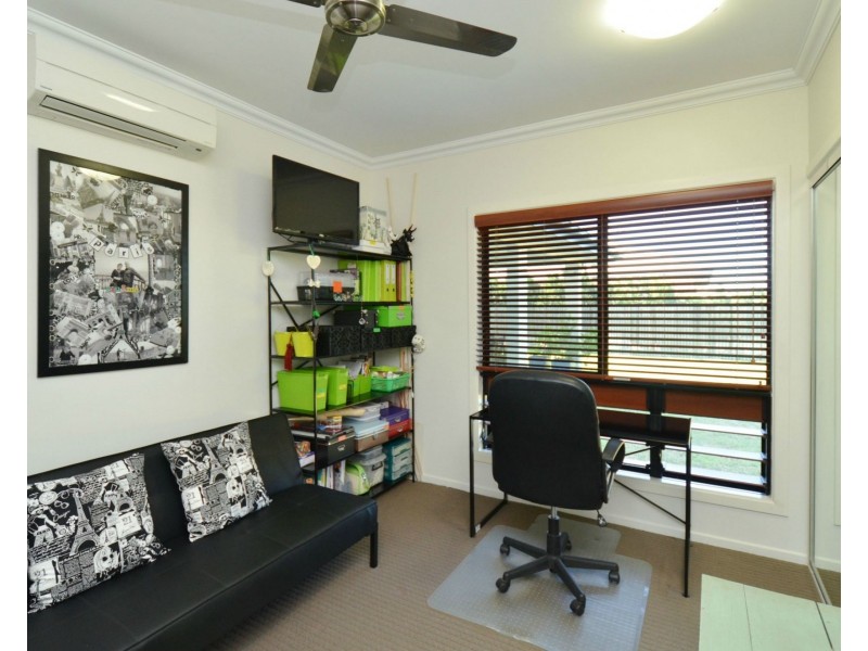 19 Gundabluey Crescent, Mount Low QLD 4818