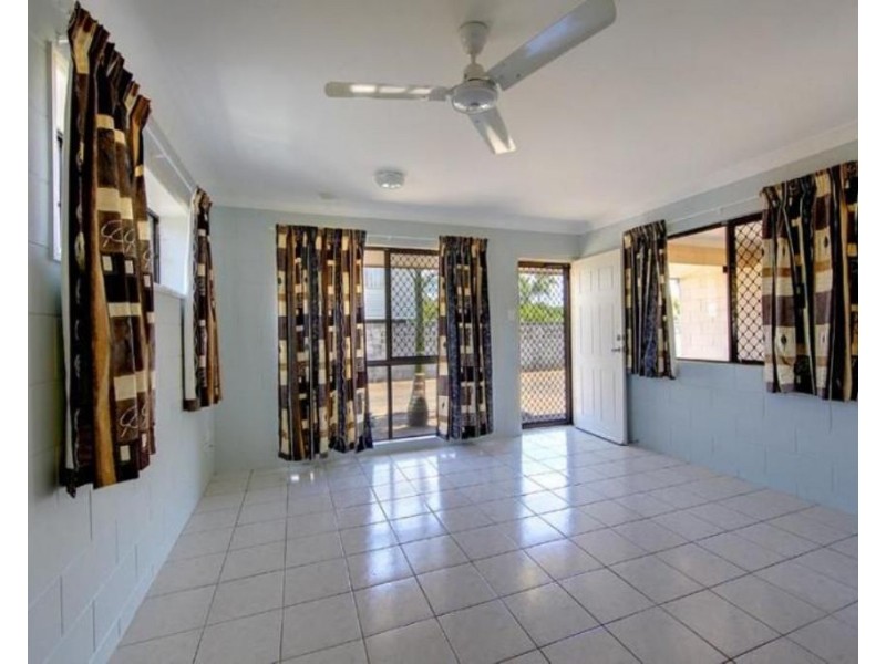 1/18 Percy Street, West End QLD 4810
