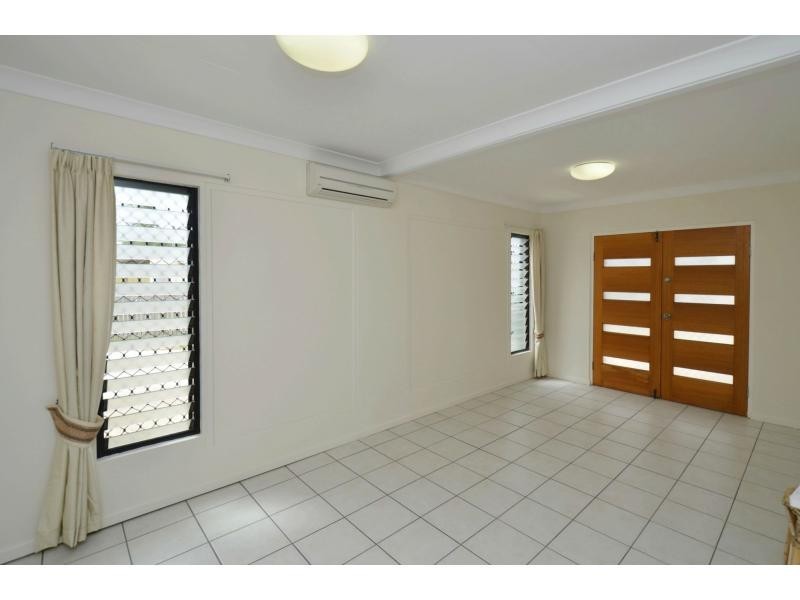 5 Turra Court, Mount Louisa QLD 4814